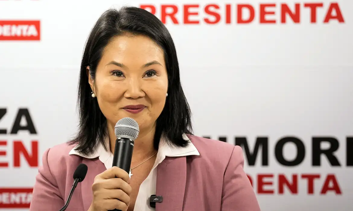 Peru's conservative Keiko Fujimori addresses the media at her party's Popular Force headquarters, after she narrowly defeated leftist congressman Roberto Sanchez in the Peruvian presidential election, ahead of the official result announcement, in Lima, Peru, June 24, 2026. REUTERS/Angela Ponce