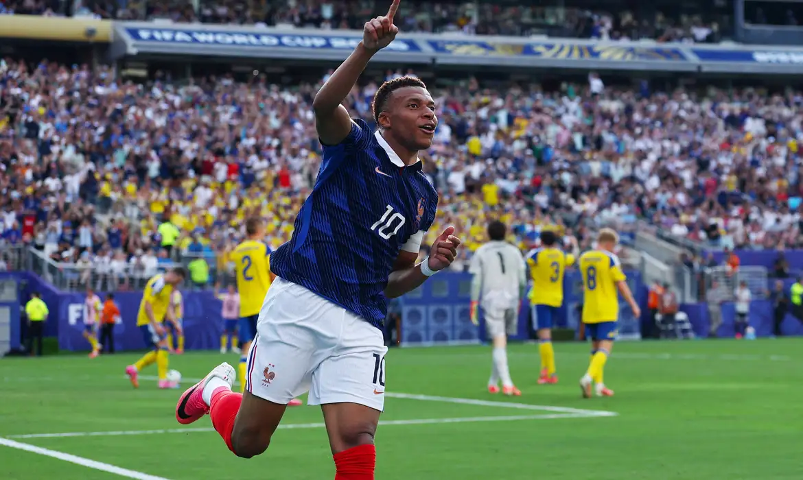 Soccer Football - FIFA World Cup 2026 - Round of 32 - France v Sweden - New York New Jersey Stadium, East Rutherford, New Jersey, U.S. - June 30, 2026 France's Kylian Mbappe celebrates scoring their third goal IMAGN IMAGES via Reuters/Vincent Carchietta