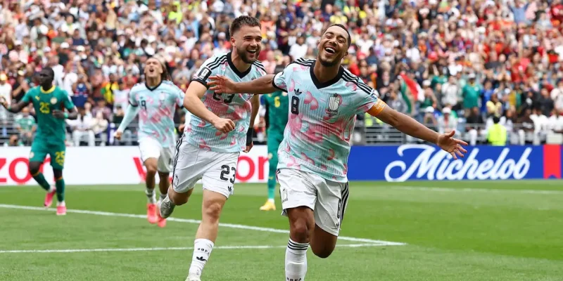O belga Youri Tielemans comemora o terceiro gol da equipe
1º de julho de 2026 REUTERS/Agustin Marcarian