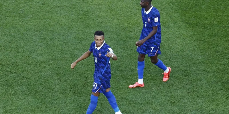 Soccer Football - FIFA World Cup 2026 - Round of 16 - Paraguay v France - Philadelphia Stadium, Philadelphia, Pennsylvania, U.S. - July 4, 2026 France's Kylian Mbappe celebrates scoring their first goal REUTERS/Jeenah Moon