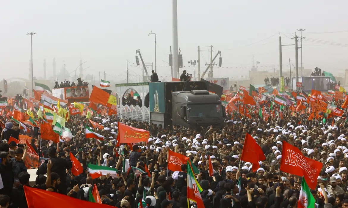 Cortejo fúnebre do falecido líder supremo do Irã, aiatolá Ali Khamenei
  7 de julho de 2026    Mehdi Khezrian/ISNA/via WANA via REUTERS