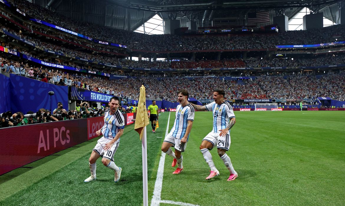 Soccer Football - FIFA World Cup 2026 - Round of 16 - Argentina v Egypt - Atlanta Stadium, Atlanta, Georgia, U.S. - July 7, 2026 Argentina's Lionel Messi celebrates scoring their second goal with Enzo Fernandez and Julian Alvarez IMAGN IMAGES via Reuters/Brett Davis