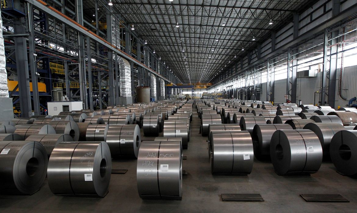 Bobinas de aço galvanizado prontas para serem entregues