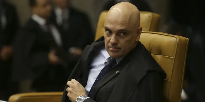 O ministro Alexandre de Moraes durante o julgamento em que o STF decide pela legalidade ou não da prática de sacrifícios animais em cultos religiosos.