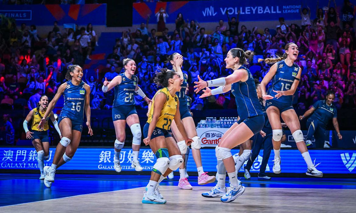 Seleção brasileira de vôlei derrota itália de virada e avança à final da Liga das Nações, em 25/07/2026