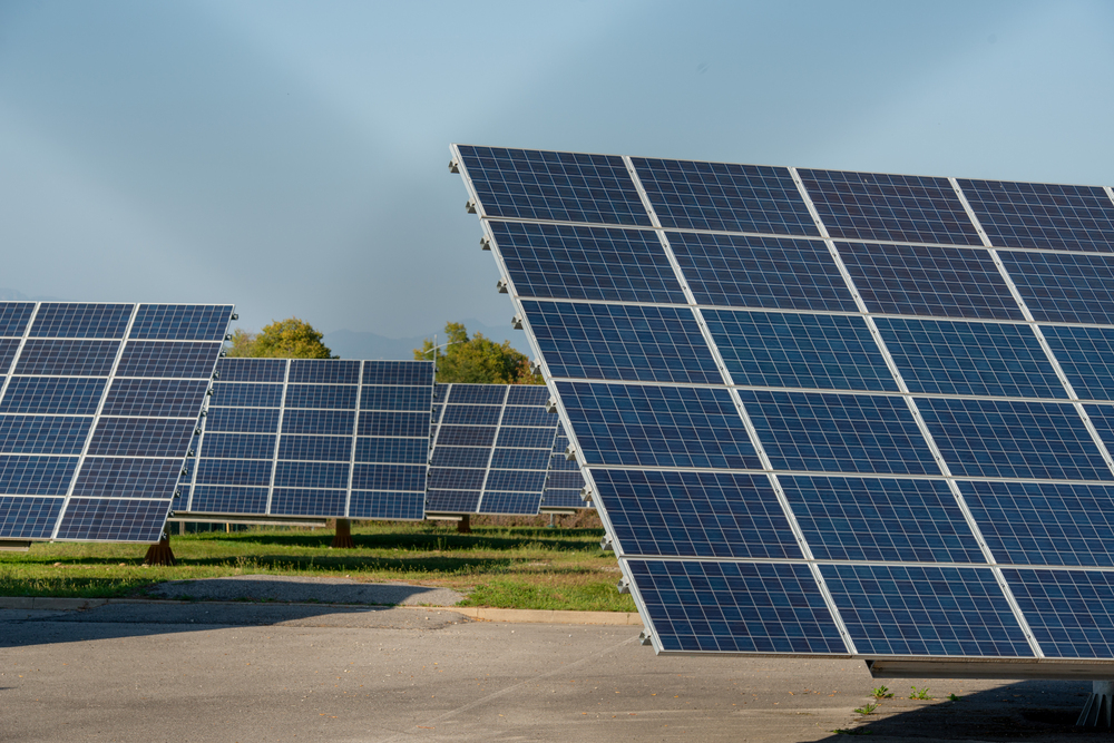 imagem de paineis fotovoltaicos para energia solar