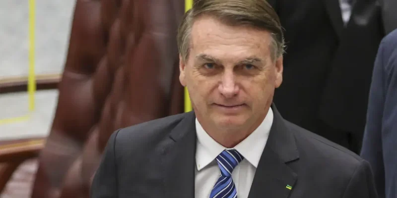 O presidente da República, Jair Bolsonaro, participa de cerimônia de posse dos desembargadores Messod Azulay Neto e Paulo Sérgio Domingues, como ministros do Superior Tribunal de Justiça (STJ).