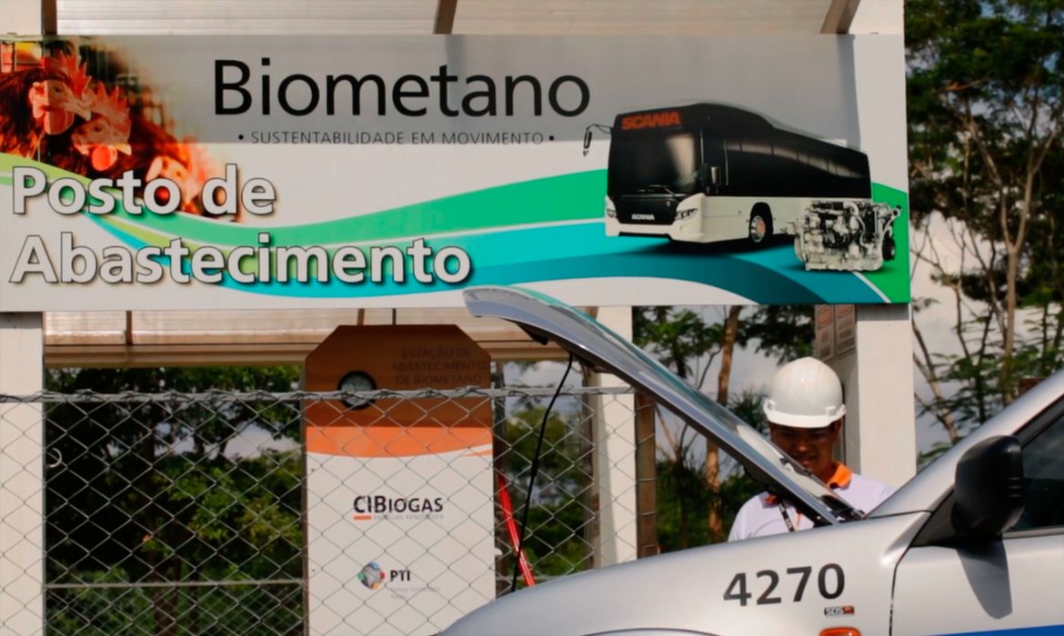 Foz do Iguaçu (PR) - Itaipu Binacional inaugura planta de produção de biometano com o uso de mistura de esgoto, restos orgânicos de restaurantes e poda de grama. Veículos de Itaipu são abastecidos com biometano (Divulgação/Itaipu)