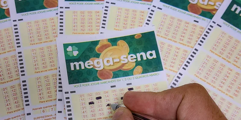 22/06/2023 - Brasília - Mega-Sena, concurso da  Mega-Sena, jogos da  Mega-Sena, loteria da  Mega-Sena. - Volantes da Mega Sena sendo preenchidos para apostas em casas lotéricas da Caixa. Foto: Rafa Neddermeyer/Agência Brasil/Arquivo