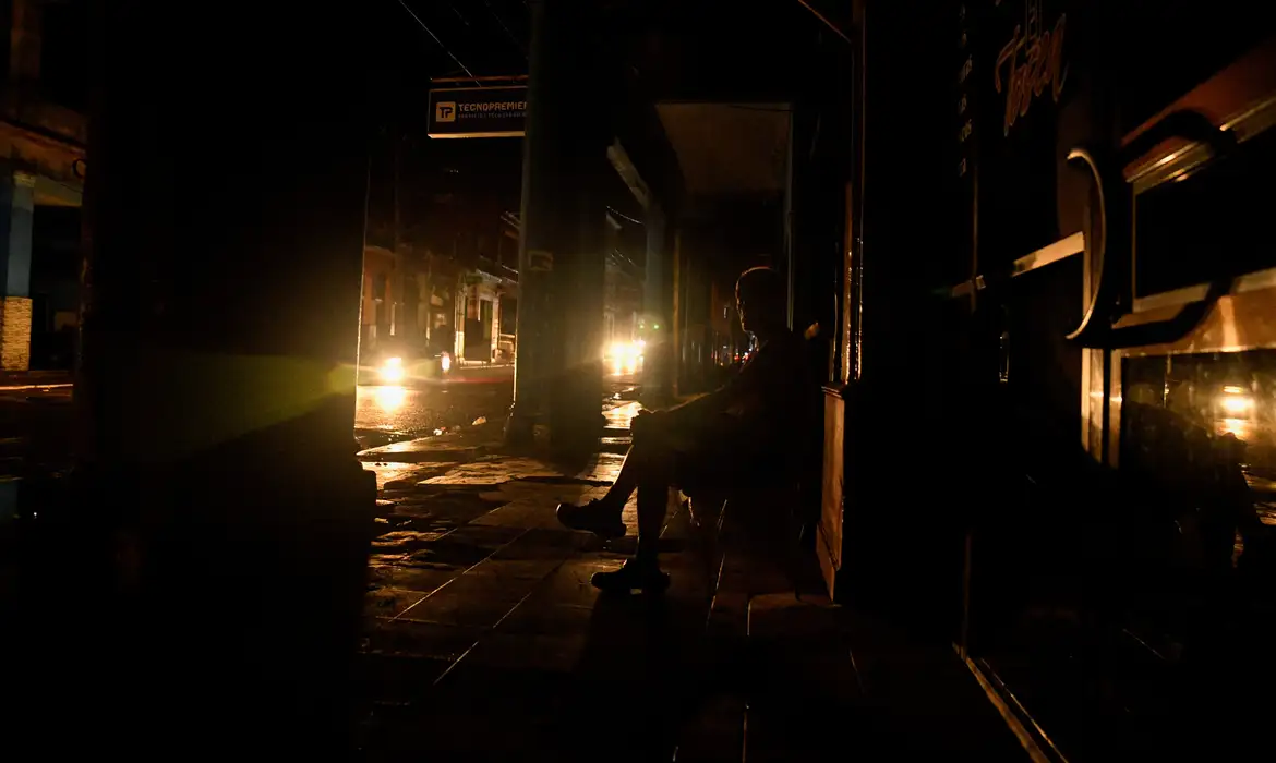 Havana- Cuba- 04/12/2024 Rede elétrica de Cuba entra em colapso após falha em usina e milhões de pessoas ficam sem luz. REUTERS/Norlys Perez/Arquivo/ Proíbido reprodução