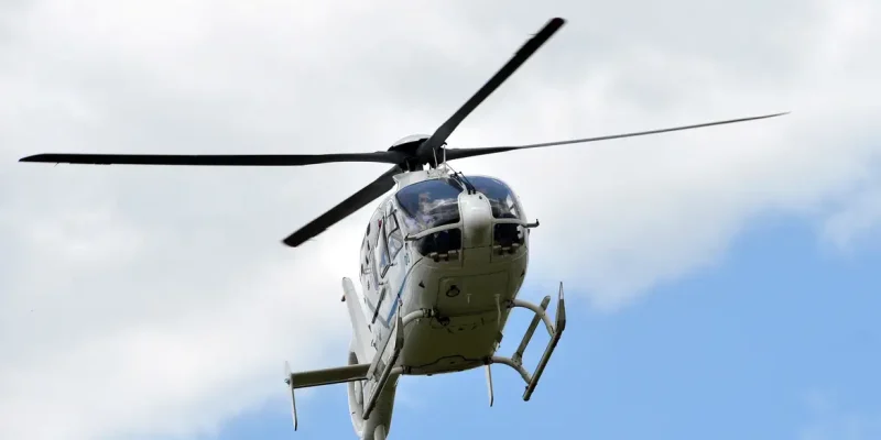Brasília - Presidenta Dilma Rousseff embarca no Palácio do Alvorada em helicóptero rumo à Base Aérea de Brasília onde parte para Quito, no Equador, para encontro com o presidente Rafael Correa (José Cruz/Agência Brasil)