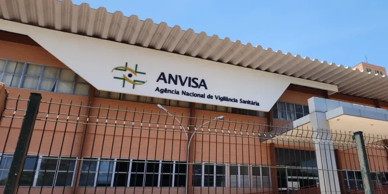 Brasília-DF, 10.11.2023, Fachada do Prédio da Agência de Vigilância Sanitária ANVISA, em Brasília.  Foto: Rafa Neddermeyer/Agência Brasil