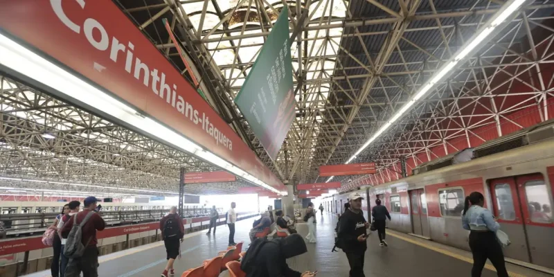 São Paulo (SP)-04/08/2026 . Movimento na Estação Itaquera do Metrô/CPTM, devido a greve dos trens .
Foto: Paulo Pinto/Agencia Brasil