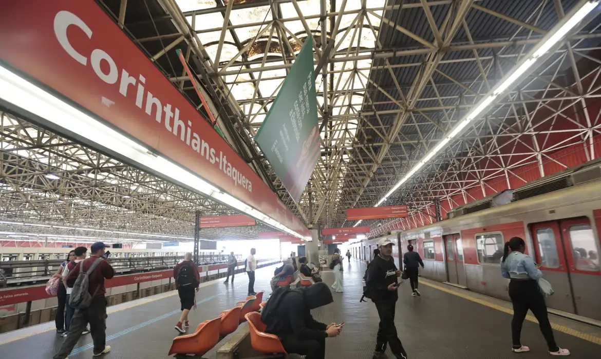 São Paulo (SP)-04/08/2026 . Movimento na Estação Itaquera do Metrô/CPTM, devido a greve dos trens .
Foto: Paulo Pinto/Agencia Brasil