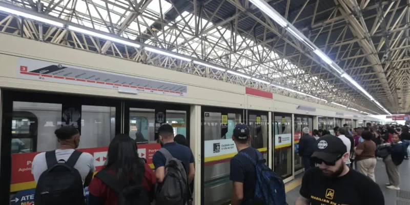 São Paulo (SP)-04/08/2026 . Movimento na Estação Itaquera do Metrô/CPTM, devido a greve dos trens .
Foto: Paulo Pinto/Agencia Brasil