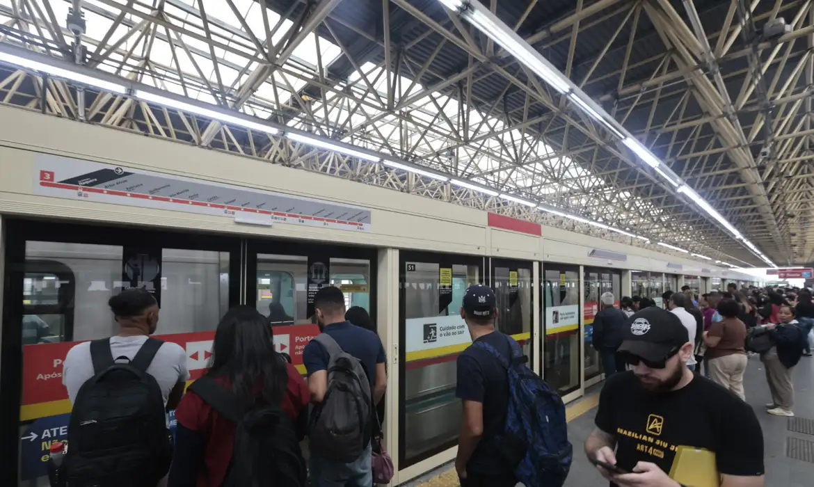 São Paulo (SP)-04/08/2026 . Movimento na Estação Itaquera do Metrô/CPTM, devido a greve dos trens .
Foto: Paulo Pinto/Agencia Brasil