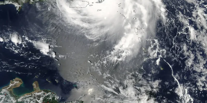 Furacão Irma sobre o Caribe, o mais forte registrado no Oceano Atlântico