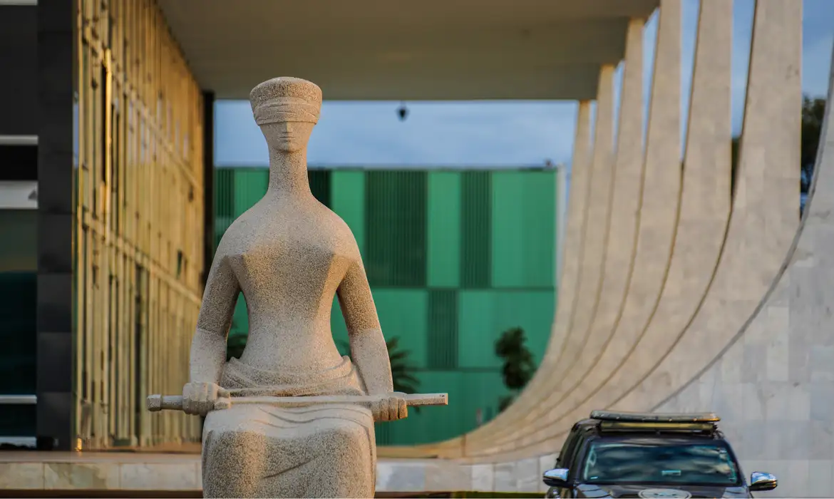 13/07/2026 - Brasília - Estátua da Justiça em frente ao Supremo Tribunal Federal STF, em Brasília. Foto: Rafa Neddermeyer/Agência Brasil