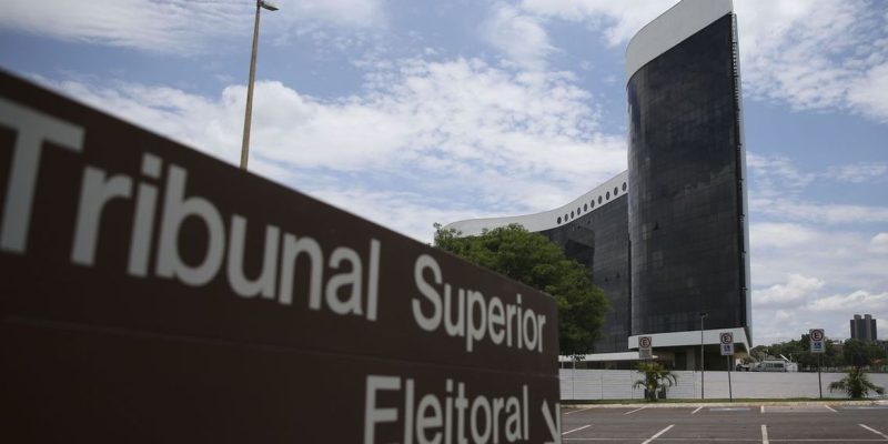 Os convidados poderão acompanhar o evento no plenário e em dois auditórios do TSE. Fachada do TSE