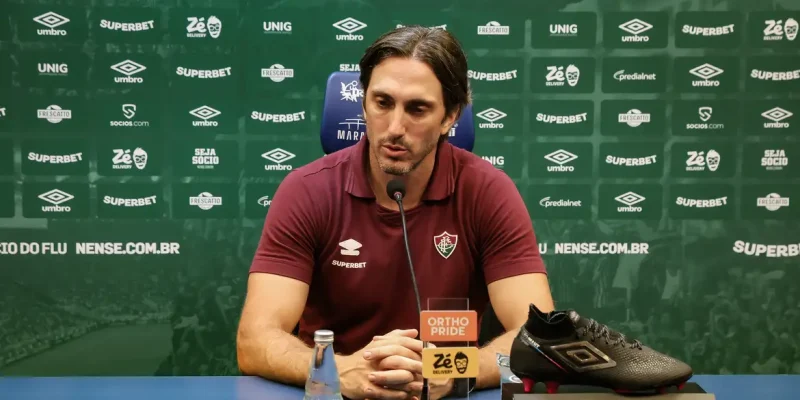 Luis Zubeldía, técnico, argentino, Fluminense - set de 2025 a 13/08/2026